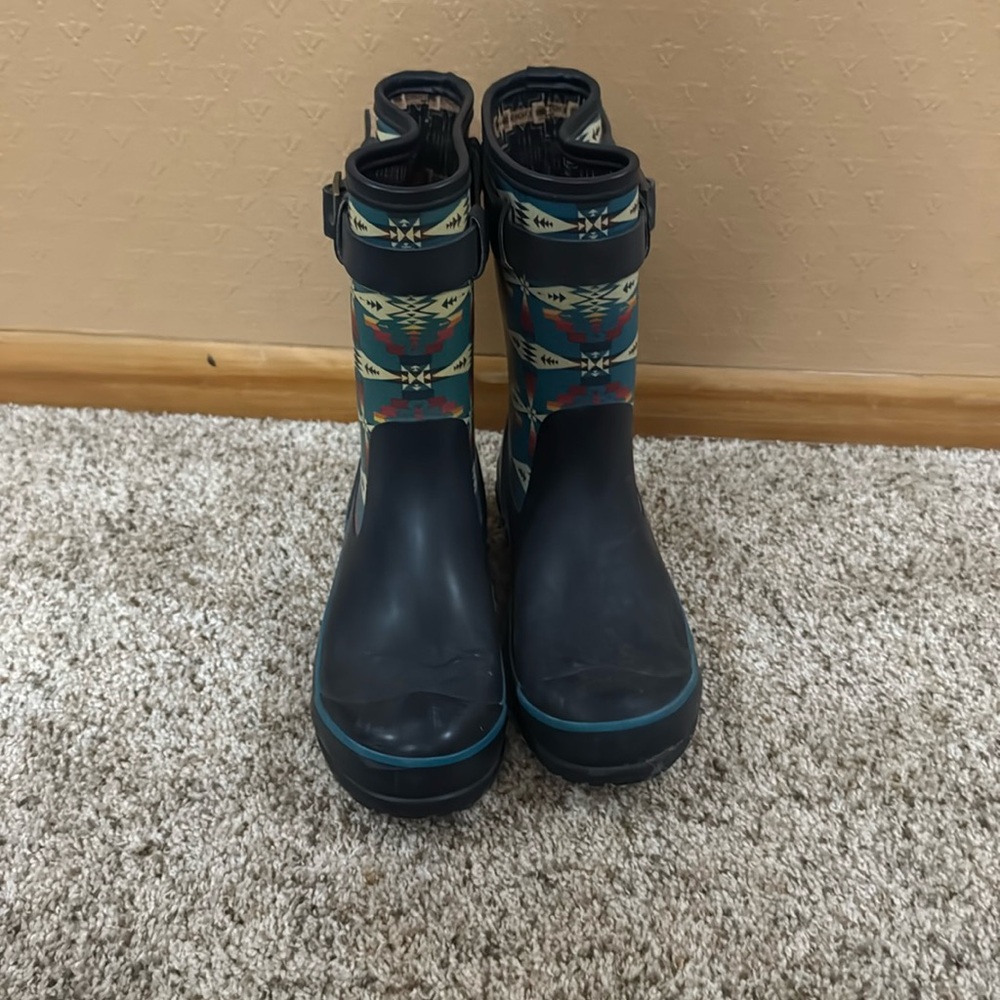 Pendleton rain boots size 6